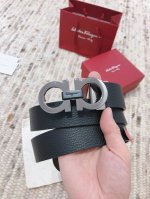 This stylish double-sided belt from Salvatore Ferragamo features a two-tone des