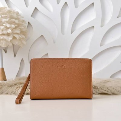 Hermes - Hermes' latest men's handbags are made of top-grade calfskin leather w