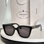 Pradamodel: F2818 Size: 51 ports 19-150 DDD