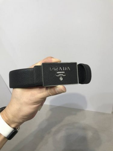 Delivered with original packaging, 35mm wide punch, supports NFC. Original sing