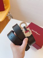 This Ferragamo reversible leather belt is a stylish and versatile essential men