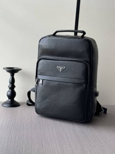 High-end, top-tier Prada handbags are shipping in large quantities. We won't bo