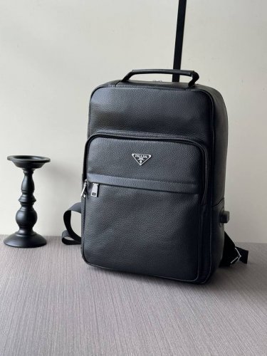 High-end, top-tier Prada handbags are shipping in large quantities. We won't bo