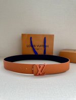 4.0 Wide Lv Taurillon Reversible Belt features two sides, one in grained Monogra