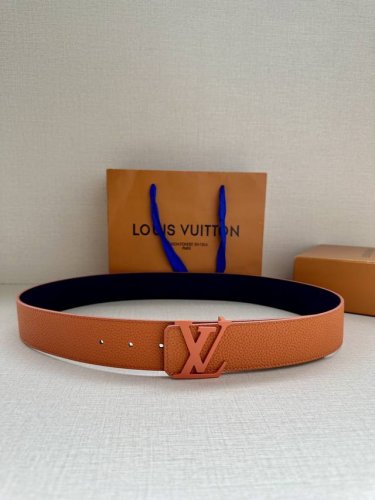 4.0 Wide Lv Taurillon Reversible Belt features two sides, one in grained Monogra