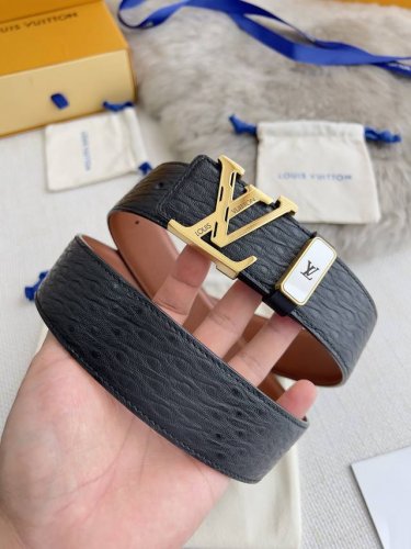 Product Name: Lv..Louis..Vuitton Belt Original Single Model: Hanging Buckle, Cla