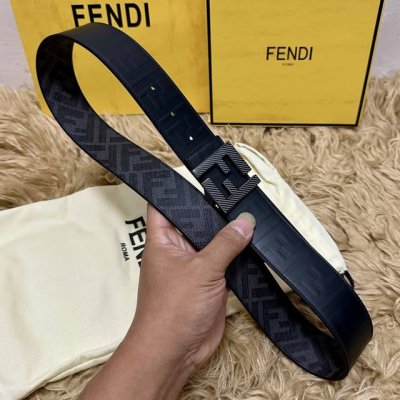 Fendi boutique style, 4.0cm wide, double-ring reversible belt with snap fastener