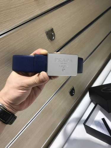 Comes with original retail packaging, 35mm wide punch, supports NFC. Original s