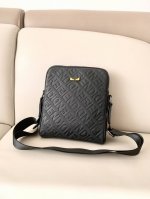 Fendi counter new shoulder crossbody bag, made of first layer medium lychee grai