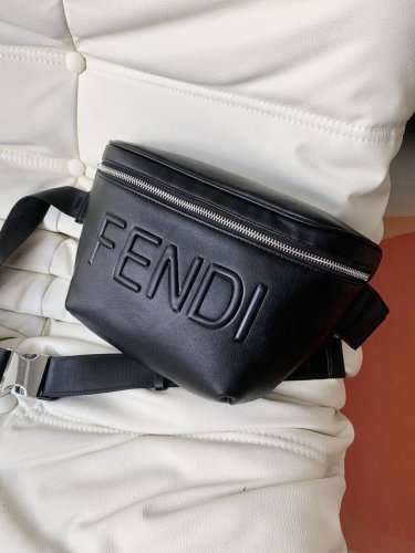 Fendi's new nappa first-layer cowhide F End1 fashionable waist bag is an alterna