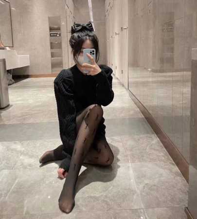 One box contains one pair of Saint Laurent classic flocked letter stockings, a h - Click Image to Close