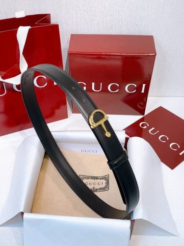 Gucci Saddle Buckle Brass Metal This everyday belt is part of the Pre-Fall 2025