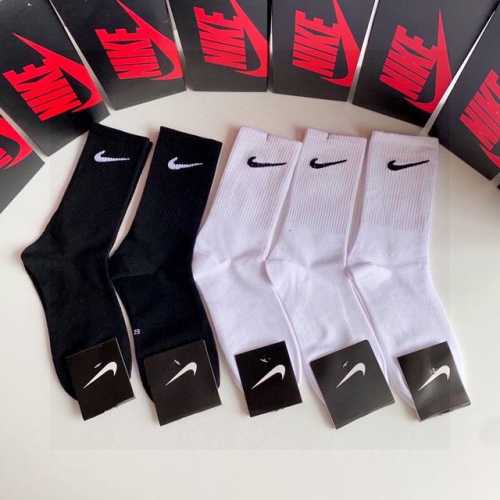 Special Packaging Nike New Classic Mid-Length Slouch Socks! Five pairs per box,