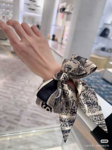 Dior Twilly scarf, Paris map Classic style, slender shape, sharp corners at both