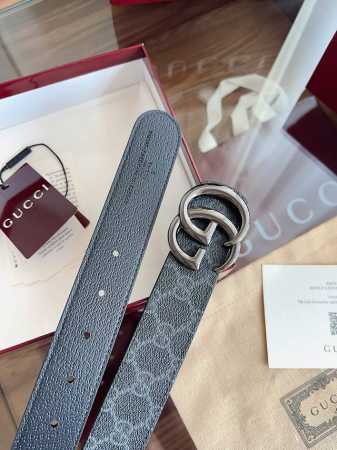 Gucci's iconic Gg pattern continues to add flair to leather accessories, offerin - Click Image to Close