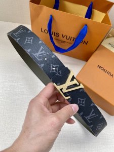 Lv 4.0 Wide Initialales Reversible Belt. This time, it combines bright cowhide l