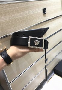 Delivered In Boutique Packaging With A Hole Punch, Same As The Boutique Version,