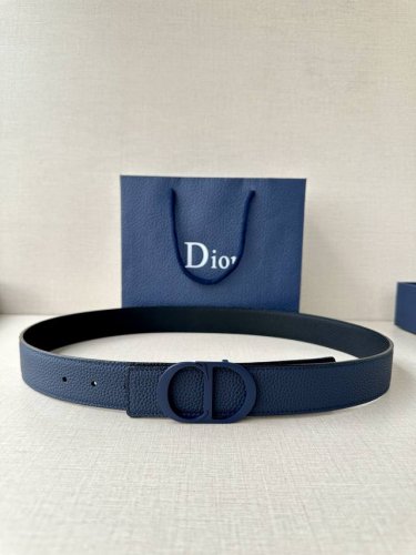 Width 3.5Cm Dior's belt buckle is crafted from stainless steel with a navy blue