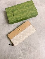 This premium Gucci new product features imported leather and imported thread. T