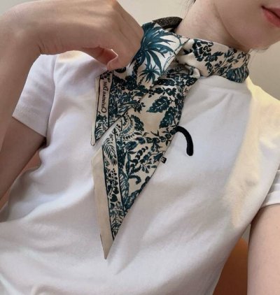 Dior's latest double-layer headband. It really looks better the more you look at