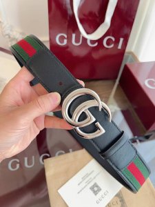 This eye-catching men's belt from Gucci's 2026 Resort collection features a buc