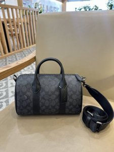 The new Coach Compass series small size 25 men's Boston Ccf49 Ccb83 classic logo