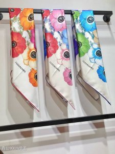 Sfg2403 Original Salvatore Ferragamo Anemone printed 90cm square scarf, now avai
