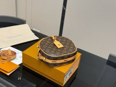 with folding box airplane box replica size: medium width 22*19cm Lv round cake