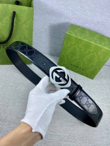 Width 4.0Cm Gucci interlocking double G buckle belt, made of Gucci Signature blu