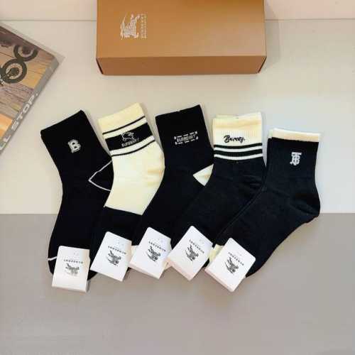 5 pairs per box (with packaging) Burberry classic logo mid-calf socks, stylish