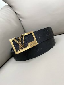 Louis Vuitton 4.0 width original factory direct sales. Made of imported calfskin