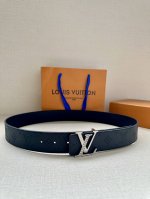 This 4.0mm wide Lv Initiales reversible belt is crafted from brand new Epi XL le