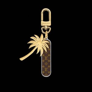 Lv Louis Vuitton keychain M01015Cali Skating coconut tree skateboard keychain ba