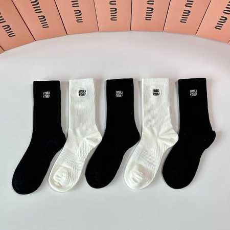 Special Packaging Miu Miu New Embroidered Mid-Length Slouch Socks! One box conta - Click Image to Close