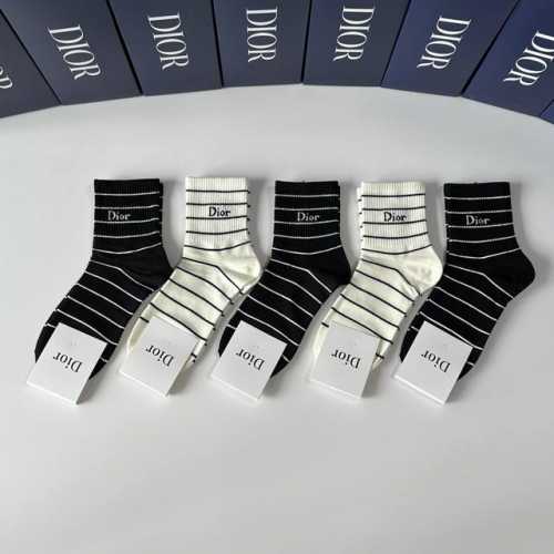 Special packaging from the official store! Dior's new mid-length slouch socks! F