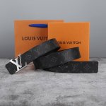 Comes with full packaging box. A classic Louis Vuitton design from a boutique, f