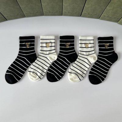 Special Packaging Gucci New Classic Mid-Length Socks with Accessories! Three pai