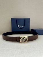 Width 3.5Cm This belt buckle features an Oblique Cosmo pattern metal plaque, cra