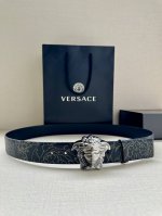Width 4.0Cm Versace Palazzo belt is made of cowhide leather and decorated with L