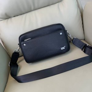 The latest hot-selling Montblanc dual-use clutch and crossbody bag, now shipping