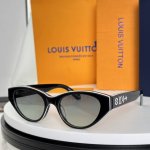 louis Vuitto*Model Z2686U Size 53 Ports 19-145