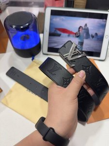 high-End Quality, Real Shot , Special Full Set Of Packaging Brand Lv, Oversea