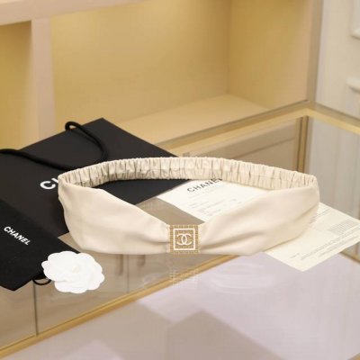 Chanel Cc square resin white and black logo square brass logo buckle calfskin si