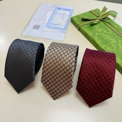 Officially synchronized Gucci men's double GG tie, a rare and ideal choice showc