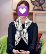 New Chanel official website synced exquisite hand-curled edges with the brand's