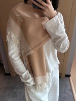 Family perk is here!! LV high-end heavyweight scarf! Highly recommended, so exci