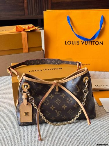 Replica cowhide and all-steel New Carryall Bb Catfish whiskers and big gold chai