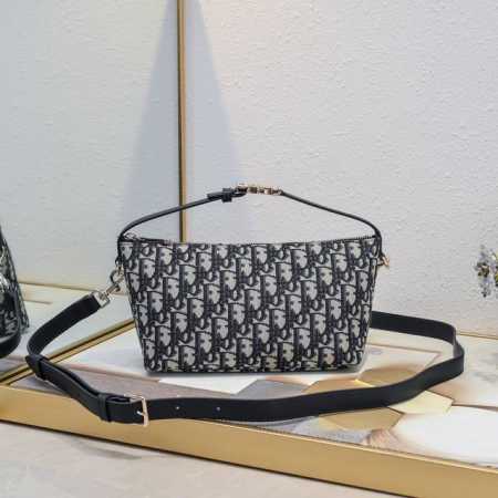 Diortravel Nomad Clutch Monogram Calfskin Oversized Cannage This season's new Di - Click Image to Close