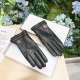 New Women's Exclusive First Release Touchscreen Gloves with Packaging Chanel Or