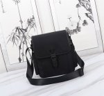 Top-quality, original, latest VSC Dora shoulder and crossbody bag. This bag feat